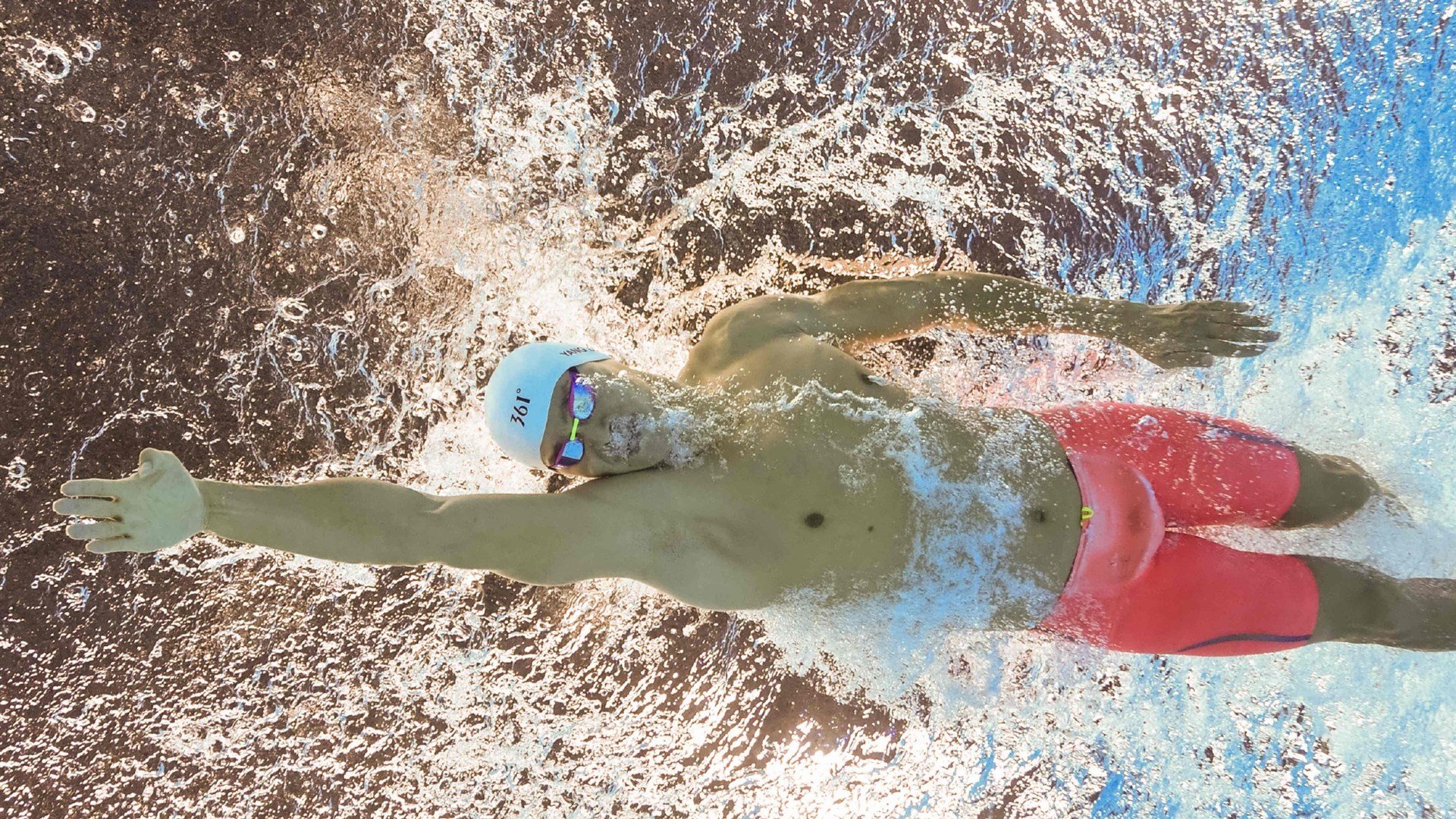 夜幕下的水上灯光秀，融合科技的运动新体验，水上灯光秀文案