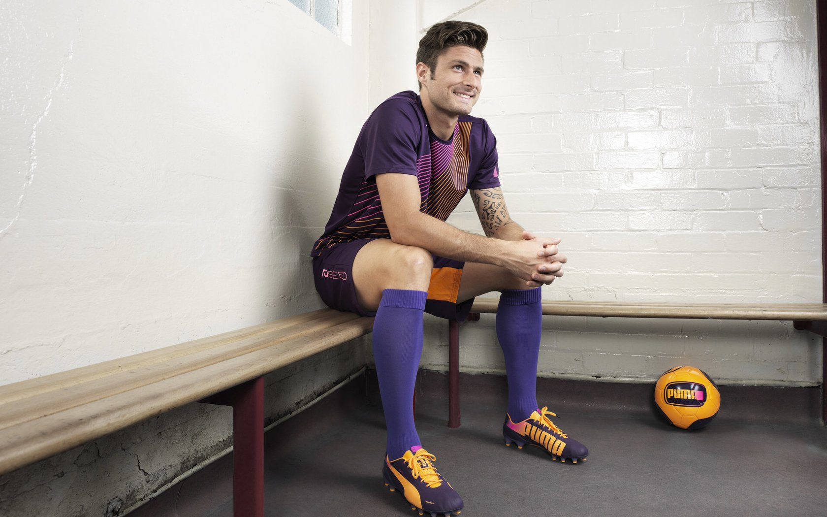 西甲：马德里双雄争夺激烈，积分差距缩小，马德里竞技西甲直播赛